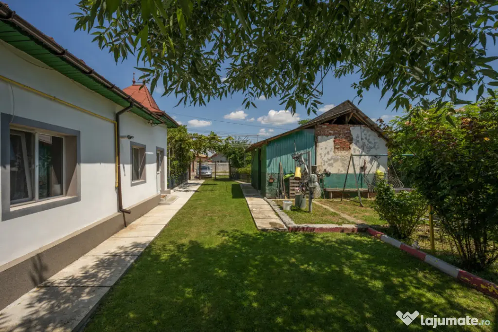 RACARI - DAMBOVITA, CASA PE PARTER 85 MP, LOT 2200 MP!