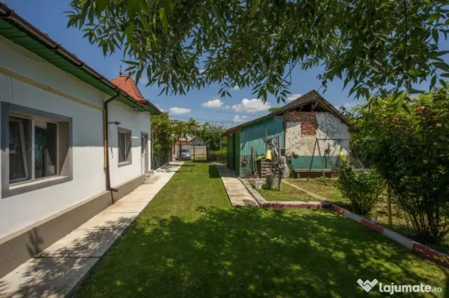 RACARI - DAMBOVITA, CASA PE PARTER 85 MP, LOT 2200 MP!