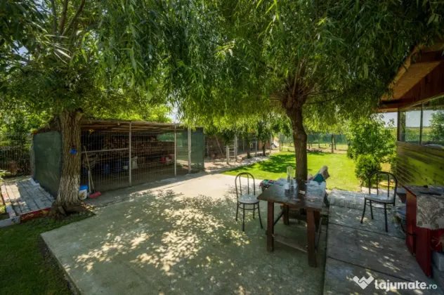 RACARI - DAMBOVITA, CASA PE PARTER 85 MP, LOT 2200 MP!