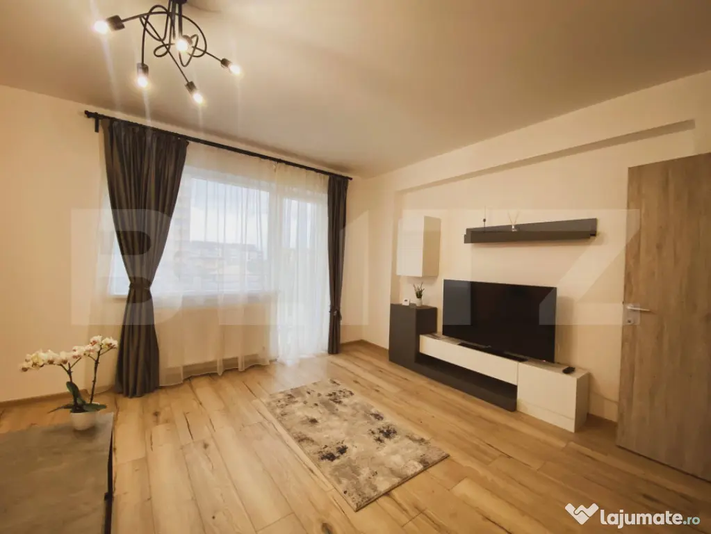 Apartament spațios cu 3 camere de închiriat – Tractorul,
