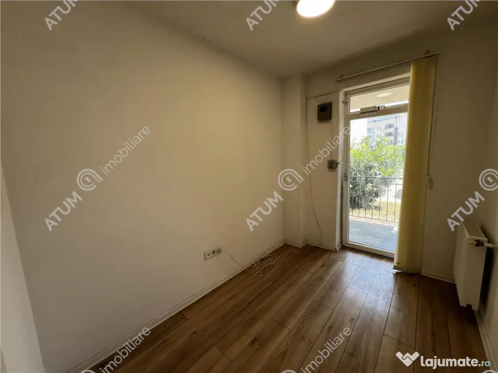 Spatiu comercial de 2 camere cu 2 bai 3 locuri de parcare zo