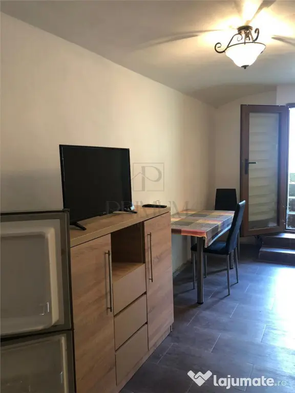 Spatiu comercial - semicentral - toate utilitatiile - 2 intr