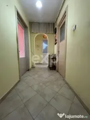 Apartament 3 camere dec 2 băi etajul 3 central Gaesti