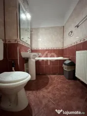 Apartament 3 camere dec 2 băi etajul 3 central Gaesti