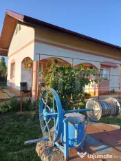 Casă din cărămidă cu teren generos de 4.717 mp | Dealu, 