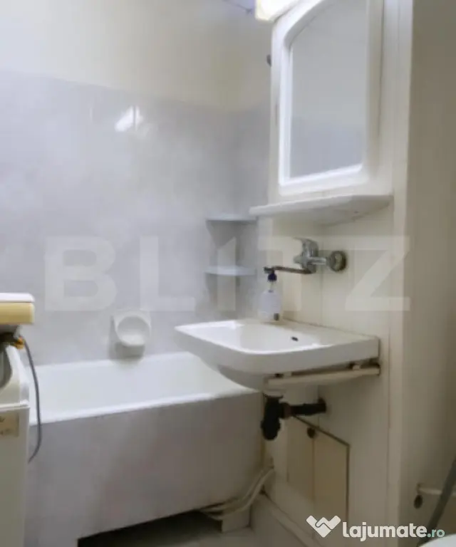 Garsoniera, decomandat cu balcon, zona strazii Cojocnei