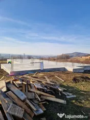 Teren intravilan cu fundație