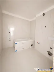 Decomandat, etaj2, bloc nou, 67 mp, 2 balcoane, parcare prop 