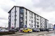 Studio 37 mp, nou mobilat, etaj 4, lift, situat langa Pen... 