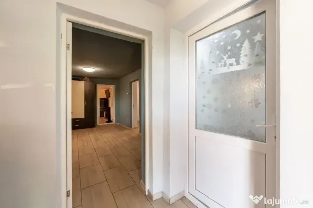 Casă renovată 2022, 3 camere, 1034 mp teren, încălzir...