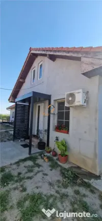 Doua Case In Curte Cenei La 28 Km De Timisoara