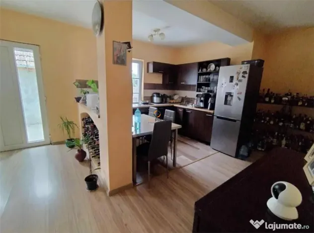 Doua Case In Curte Cenei La 28 Km De Timisoara