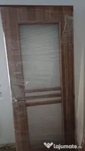Ușă de interior din lemn 