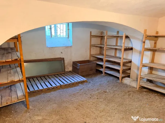 Vand Casa - Codlea, str.T.Vladimirescu, nr.9 jud. Brasov - 7 camere