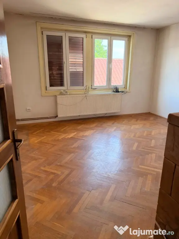 Vand Casa - Codlea, str.T.Vladimirescu, nr.9 jud. Brasov - 7 camere