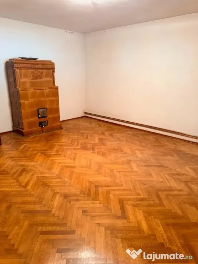 Vand Casa - Codlea, str.T.Vladimirescu, nr.9 jud. Brasov - 7 camere