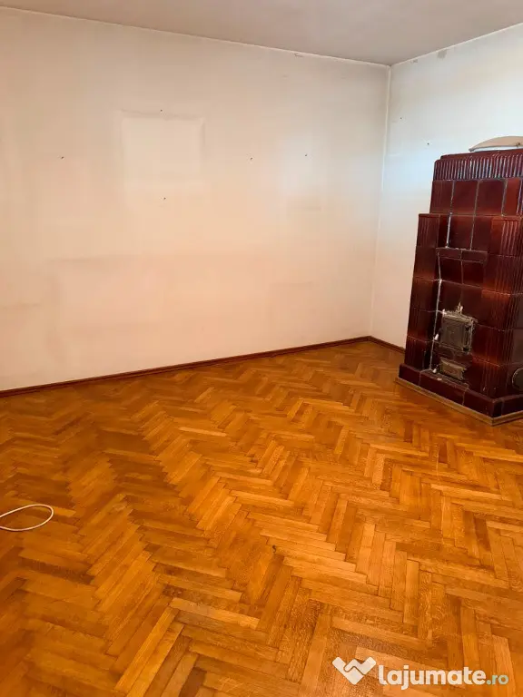 Vand Casa - Codlea, str.T.Vladimirescu, nr.9 jud. Brasov - 7 camere