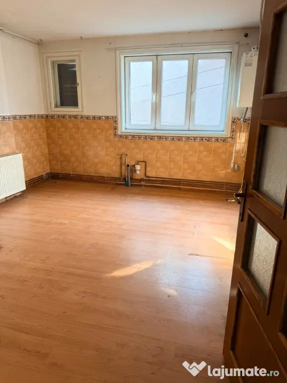 Vand Casa - Codlea, str.T.Vladimirescu, nr.9 jud. Brasov - 7 camere