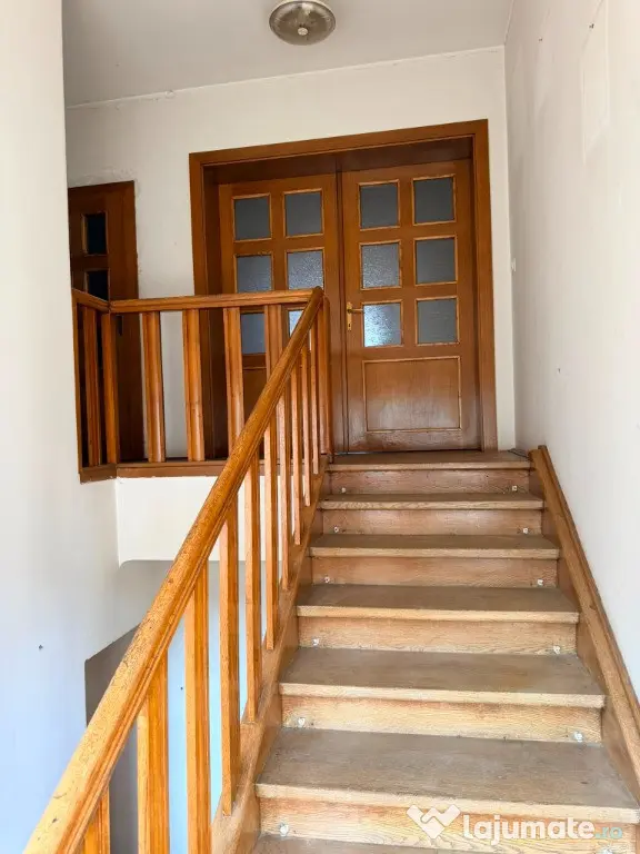 Vand Casa - Codlea, str.T.Vladimirescu, nr.9 jud. Brasov - 7 camere