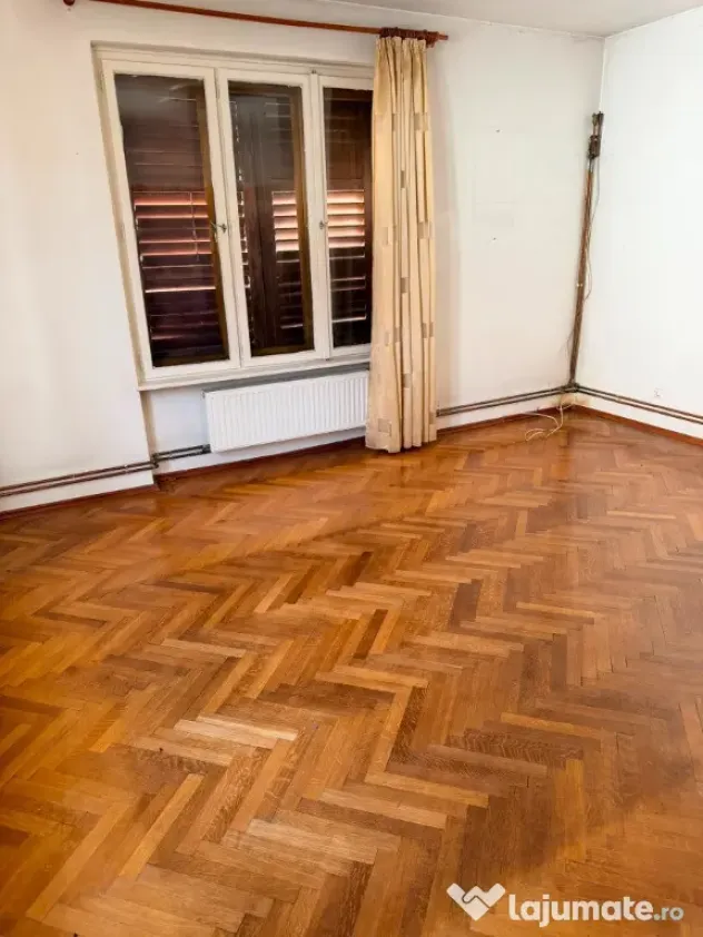 Vand Casa - Codlea, str.T.Vladimirescu, nr.9 jud. Brasov - 7 camere