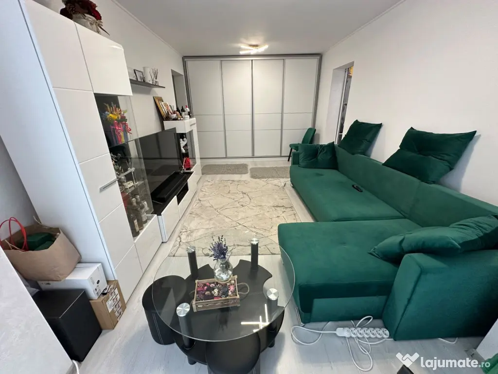 - Renovat in totalitate! Ap. 2 camere, C. Galati, et.3. Doua
