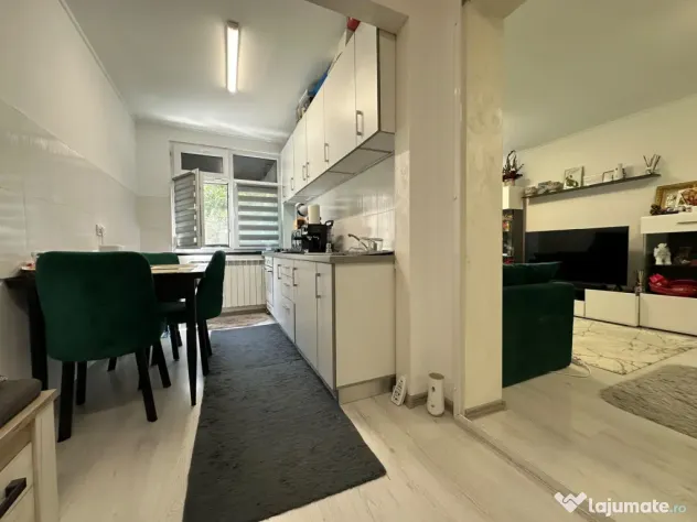 - Renovat in totalitate! Ap. 2 camere, C. Galati, et.3. Doua