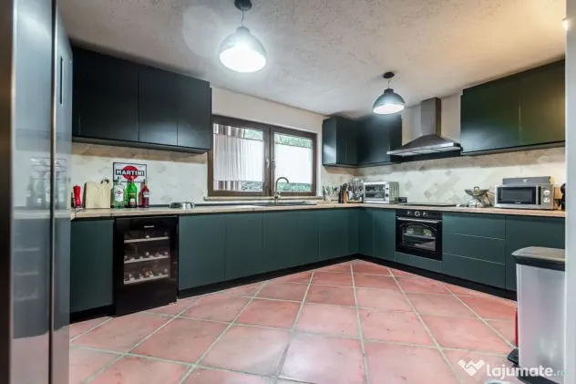 ???????? Toscana de lângă Arad | Vilă cu 12.000 mp