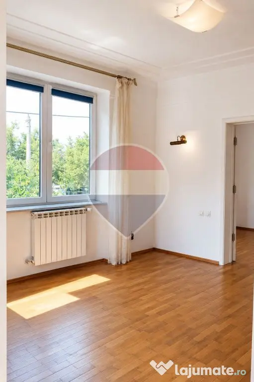Berzei | Vilă 6 camere | Zonă ultracentrală | Curte pr...