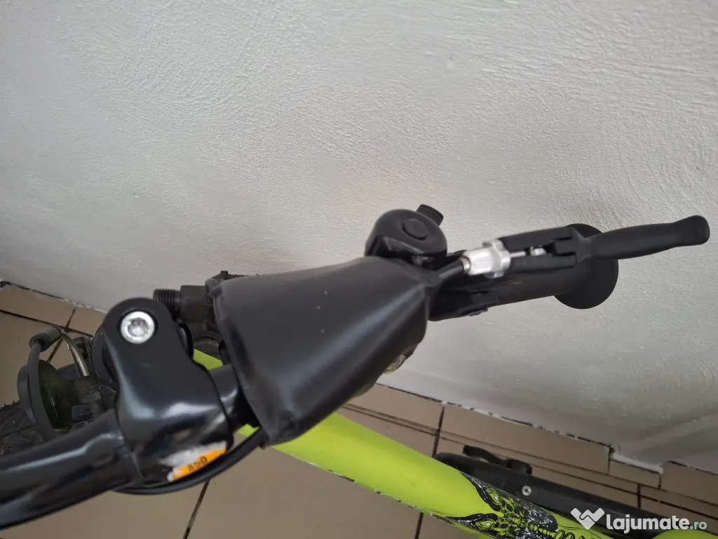 Bicicleta BNB Rocky cu roți de 18 inch
