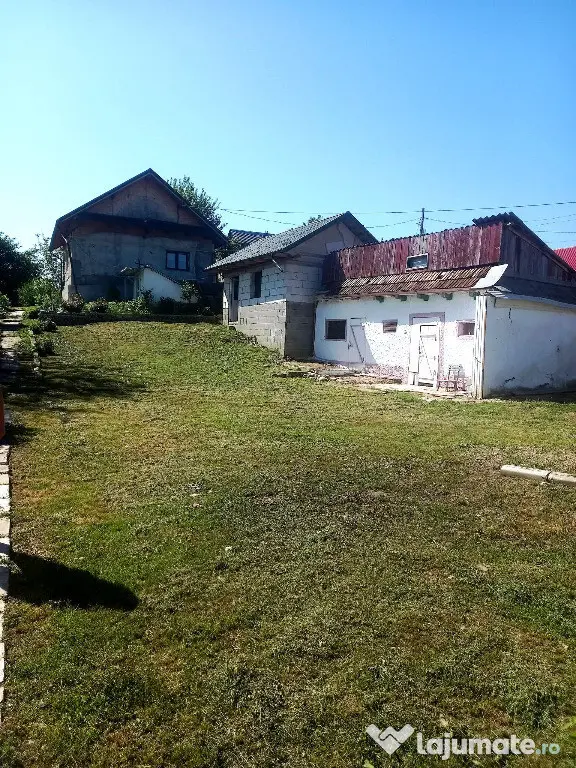 Casă in vanzare Vaslui teren 1100 mp 114 mp constructie 2 camere