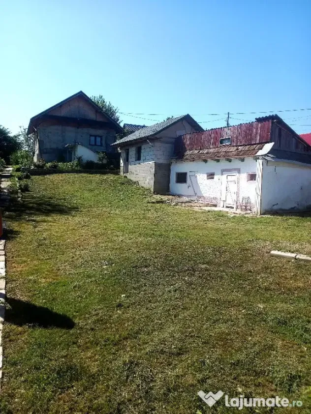Casă in vanzare Vaslui teren 1100 mp 114 mp constructie 2 camere