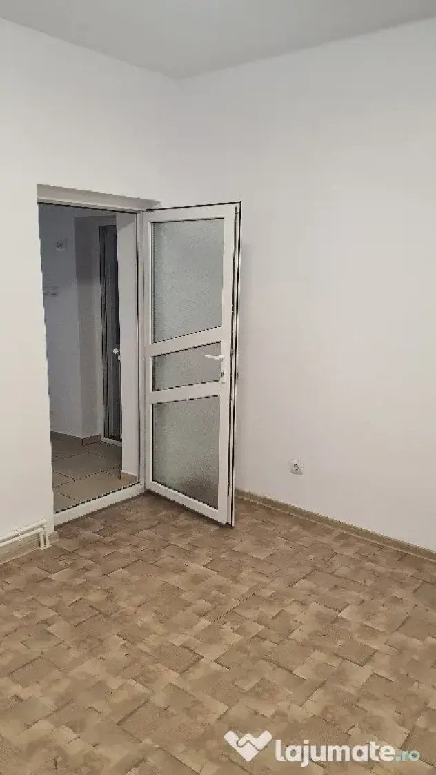 Casă in vanzare Vaslui teren 1100 mp 114 mp constructie 2 camere