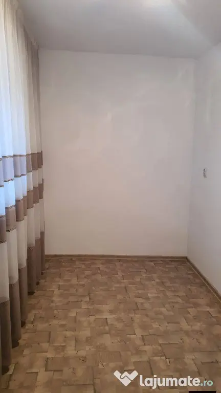 Casă in vanzare Vaslui teren 1100 mp 114 mp constructie 2 camere