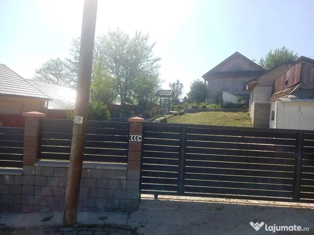 Casă in vanzare Vaslui teren 1100 mp 114 mp constructie 2 camere