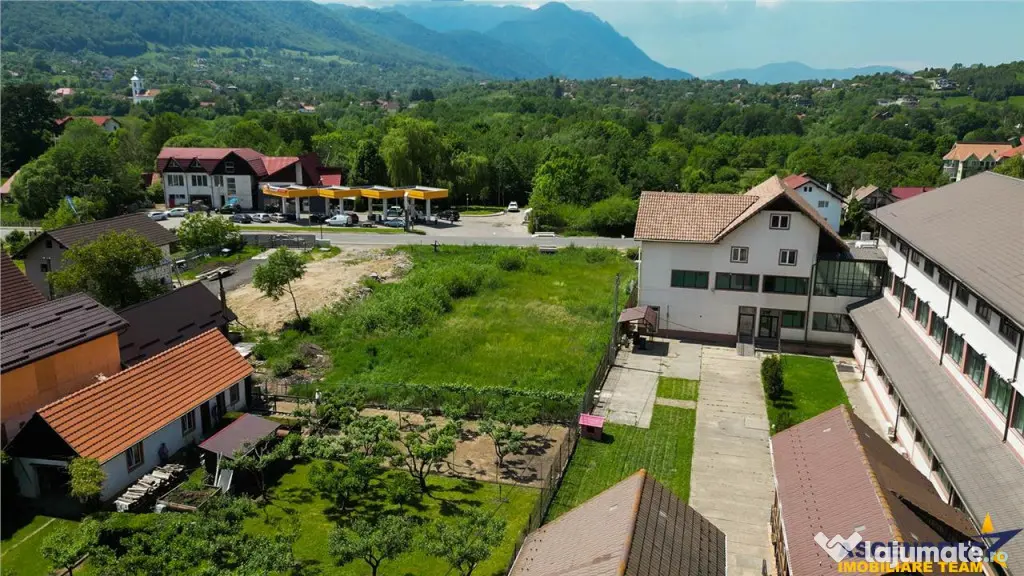 FILM!Punct de atractie:intravilan in vecinatatea Castelului