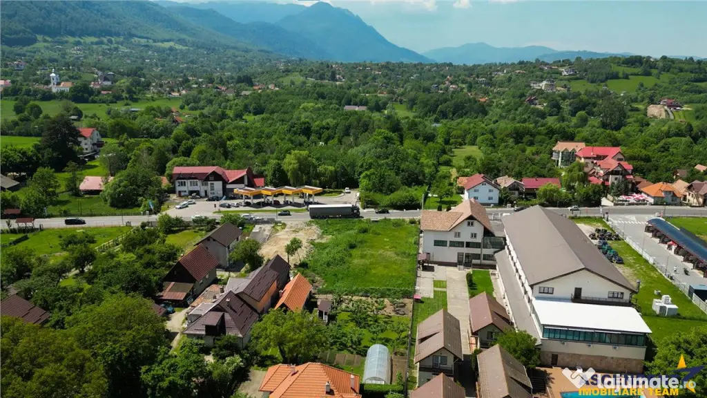 FILM!Punct de atractie:intravilan in vecinatatea Castelului