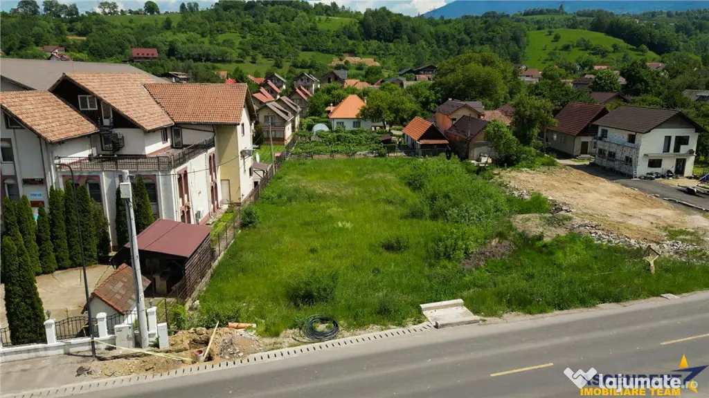 FILM!Punct de atractie:intravilan in vecinatatea Castelului