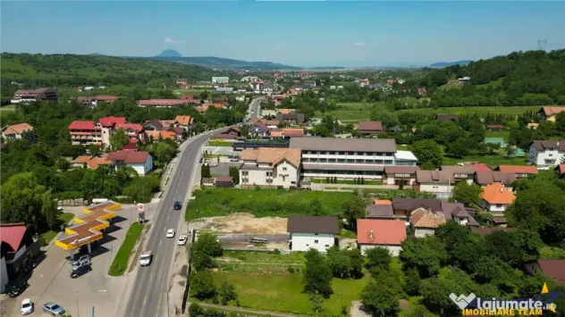 FILM!Punct de atractie:intravilan in vecinatatea Castelului