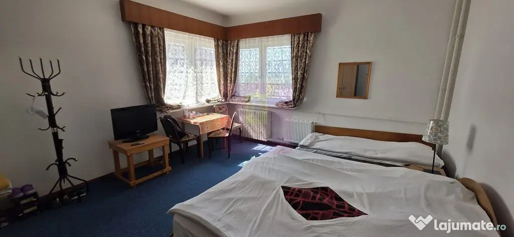Vila cu 8 camere de vanzare in Busteni