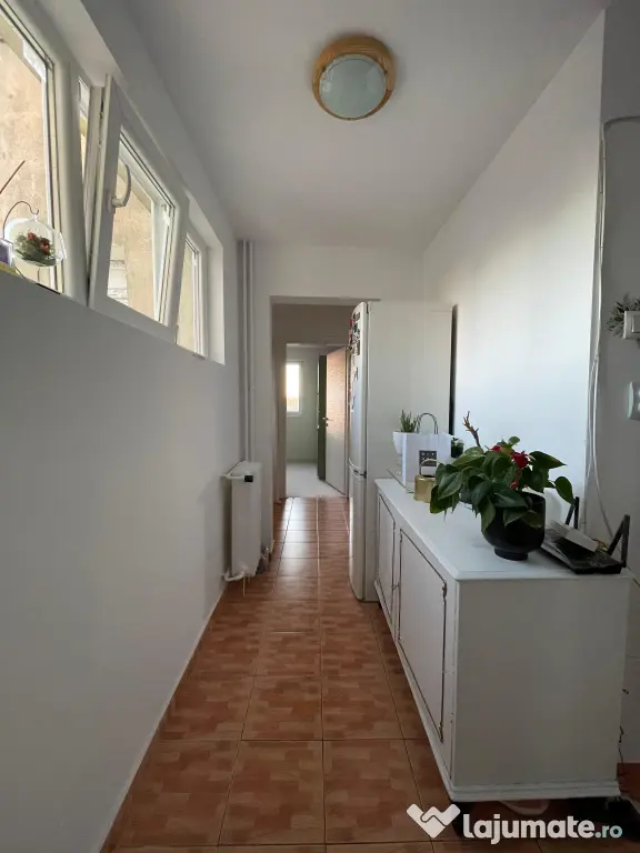 Închiriez apartament 2 camere