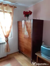 Inchiriez Garsoniera str. Caișilor!
