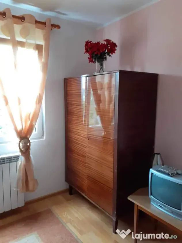 Inchiriez Garsoniera str. Caișilor!