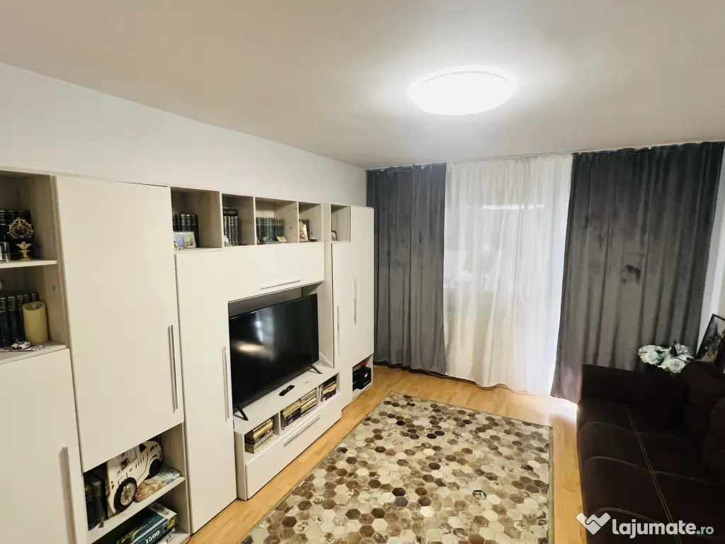 Vânzare apartament 3 camere, Oltenița