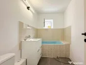 Etaj 1, în fața Parcului: 2 Camere in bloc din 87 reabi... 