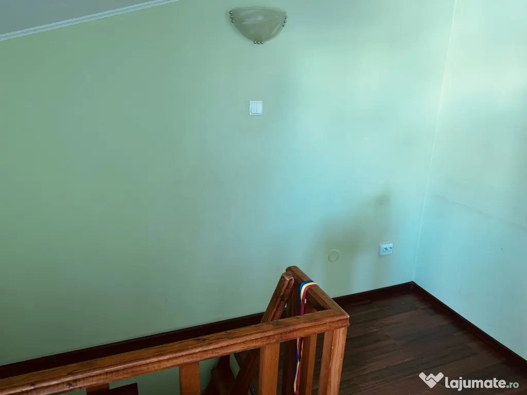 Vând apartament mobilat cu 2 camere Micro 21