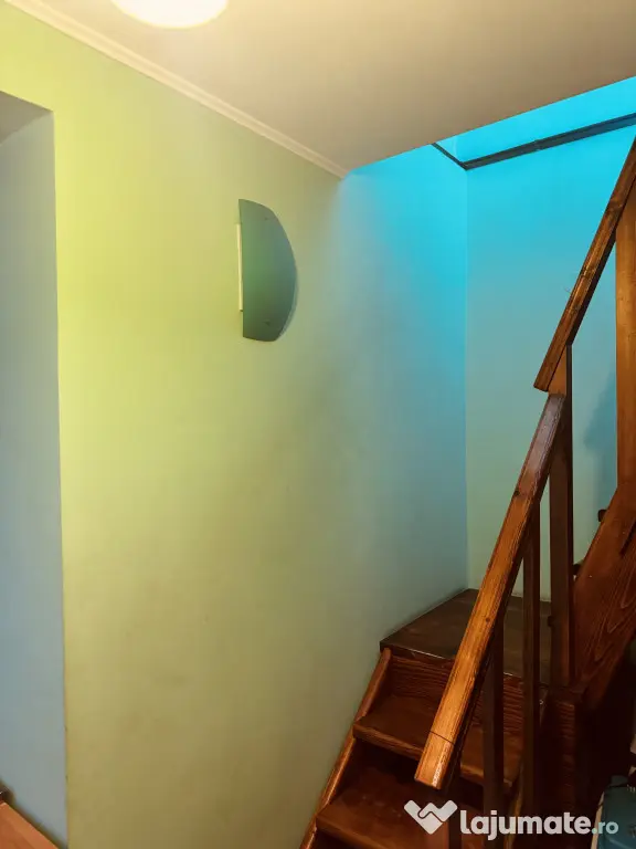 Vând apartament mobilat cu 2 camere Micro 21