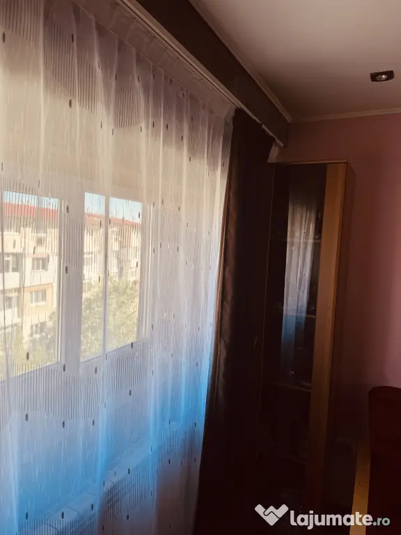 Vând apartament mobilat cu 2 camere Micro 21
