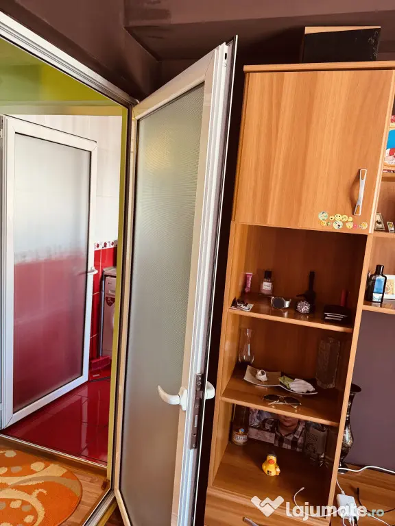 Vând apartament mobilat cu 2 camere Micro 21