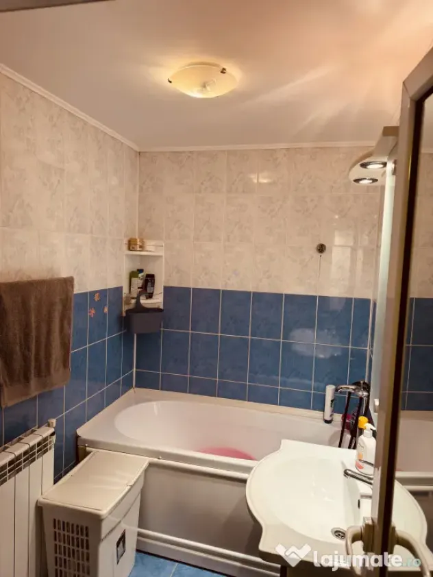 Vând apartament mobilat cu 2 camere Micro 21