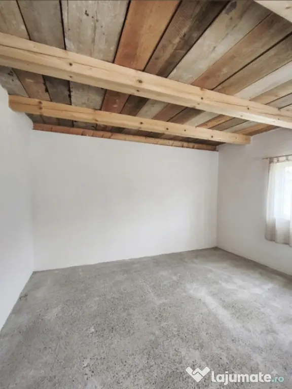 Casa individuala, 700mp teren, zona centrala Arbore, Radauti